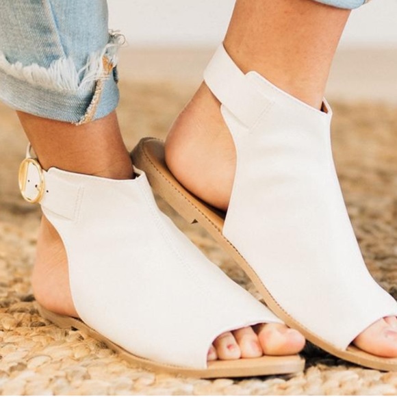 ✨ONE HOUR SALE ✨LAST ONES ✨WHITE SLINGBACK FLATS - Picture 3 of 4